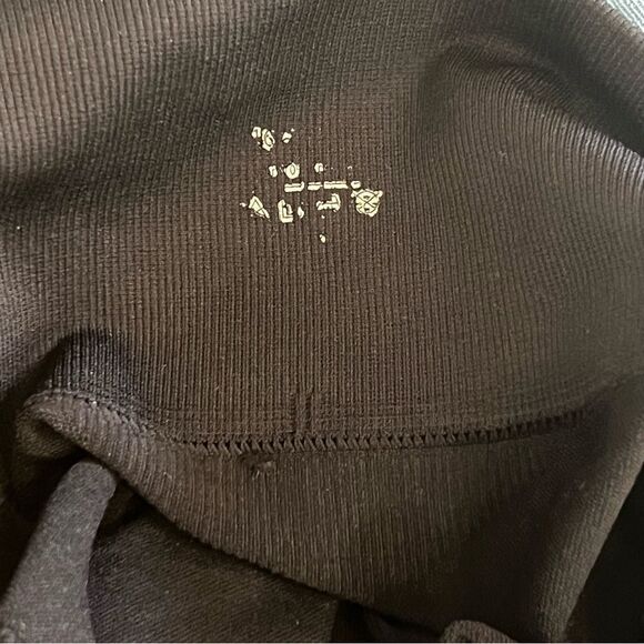 Gymshark Lasercut Perforated Black Workout Leggings Medium - Picture 10 of 11